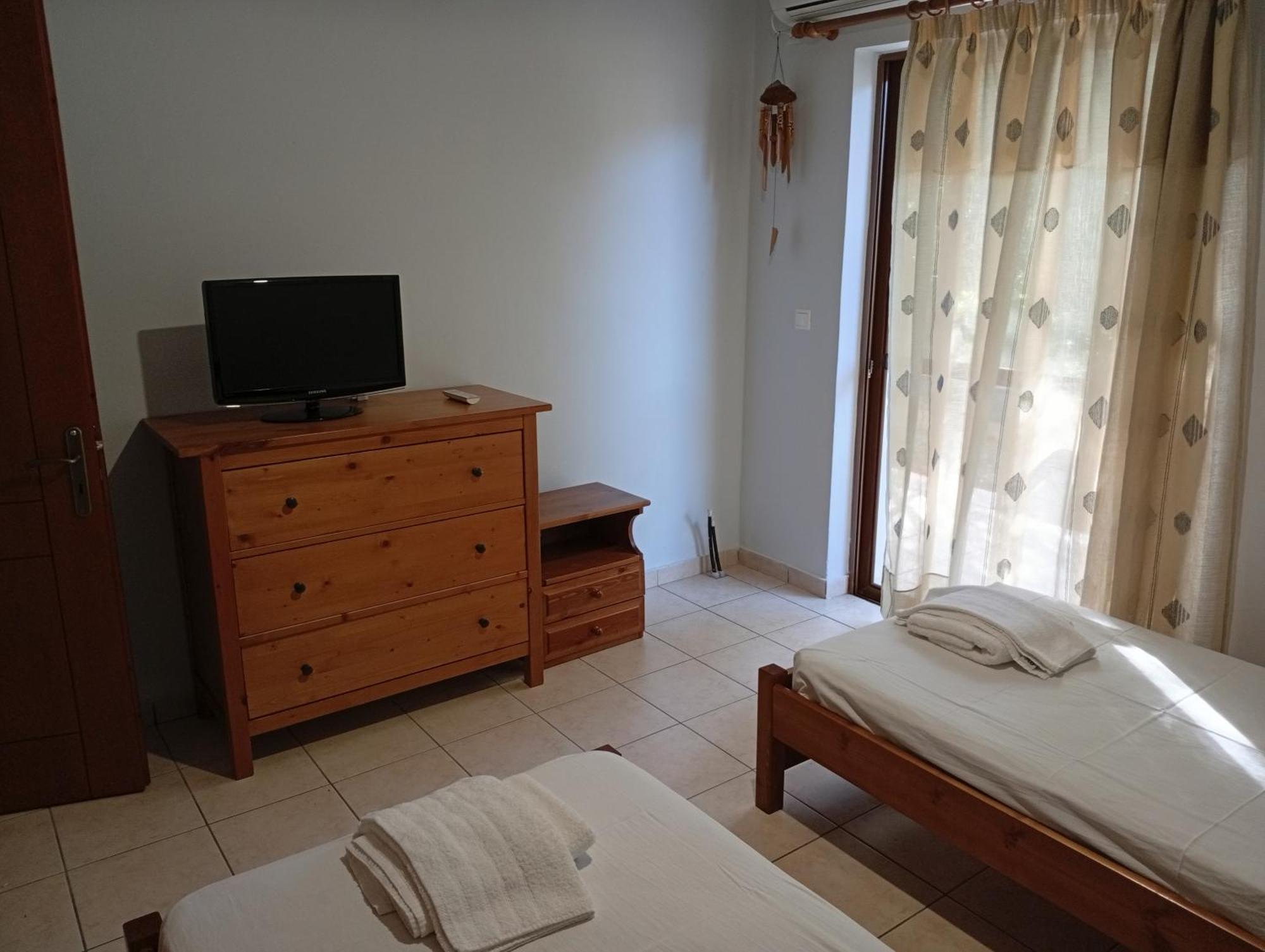 Lefkas House With Garden Villa Tsoukaládhes Екстериор снимка